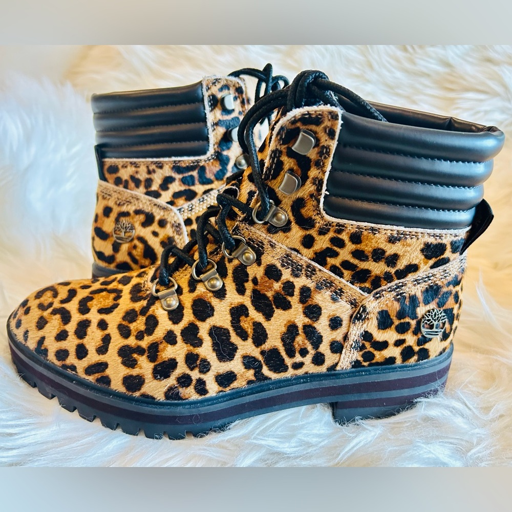 Timberland Calf Hair Women’s Boots SZ 7 Lug soles. CUTE CUTE!